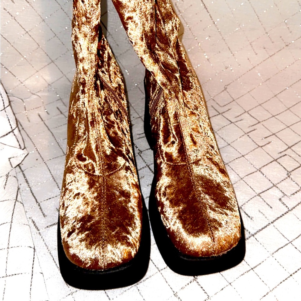 Brand new Steve Madden Platform Boots